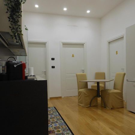 New Rooms Center Бари Экстерьер фото