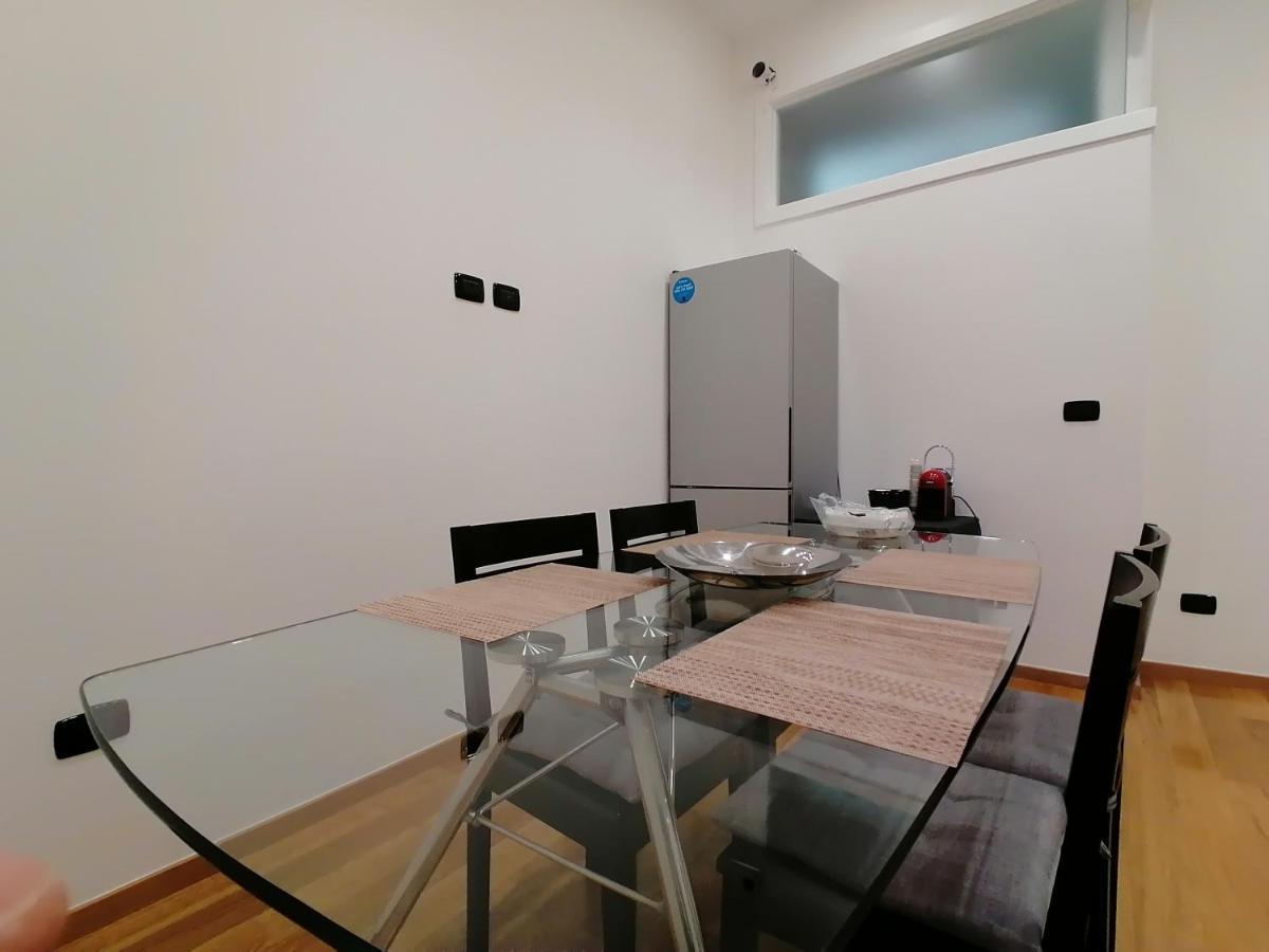 New Rooms Center Бари Экстерьер фото