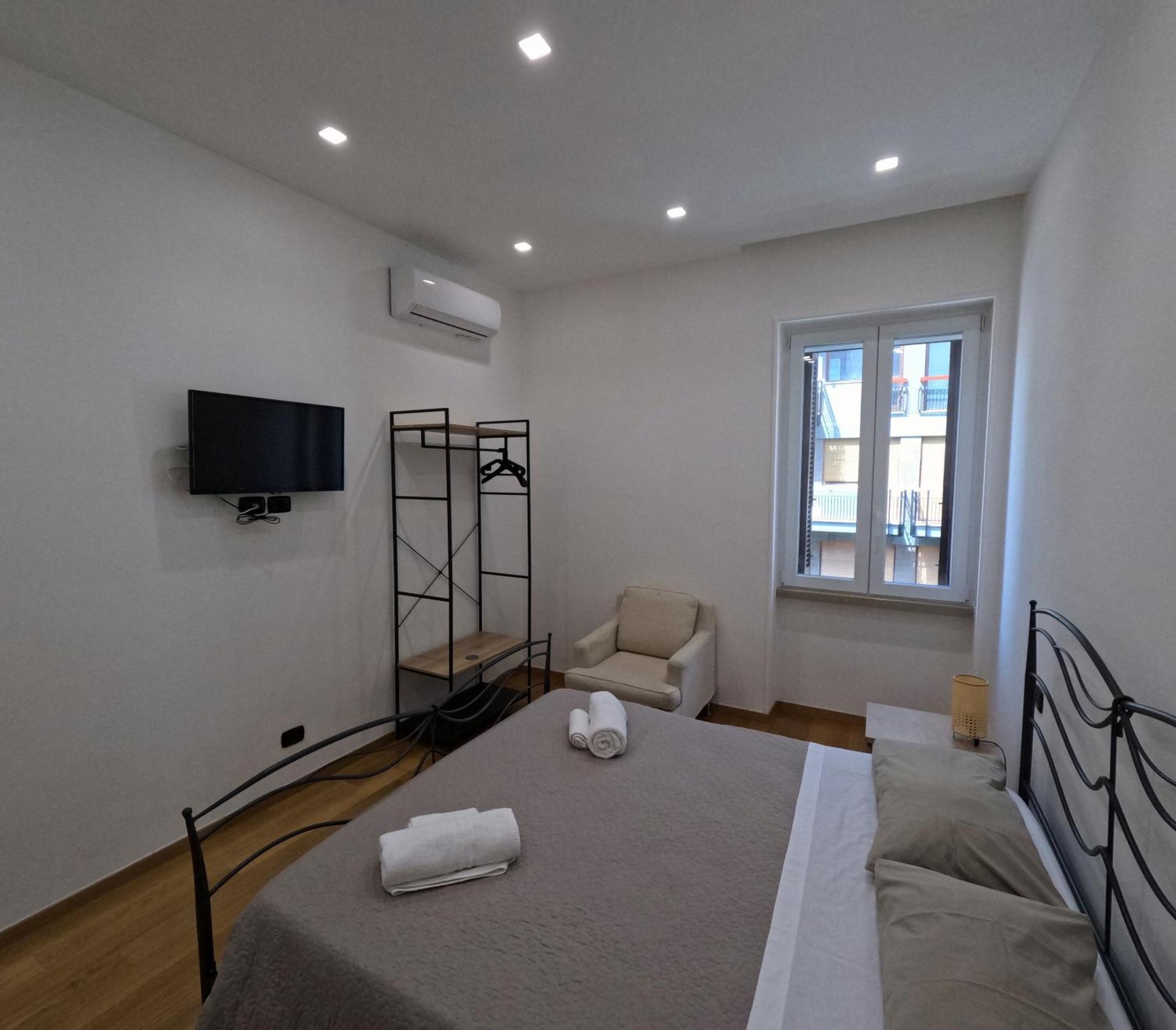 New Rooms Center Бари Экстерьер фото