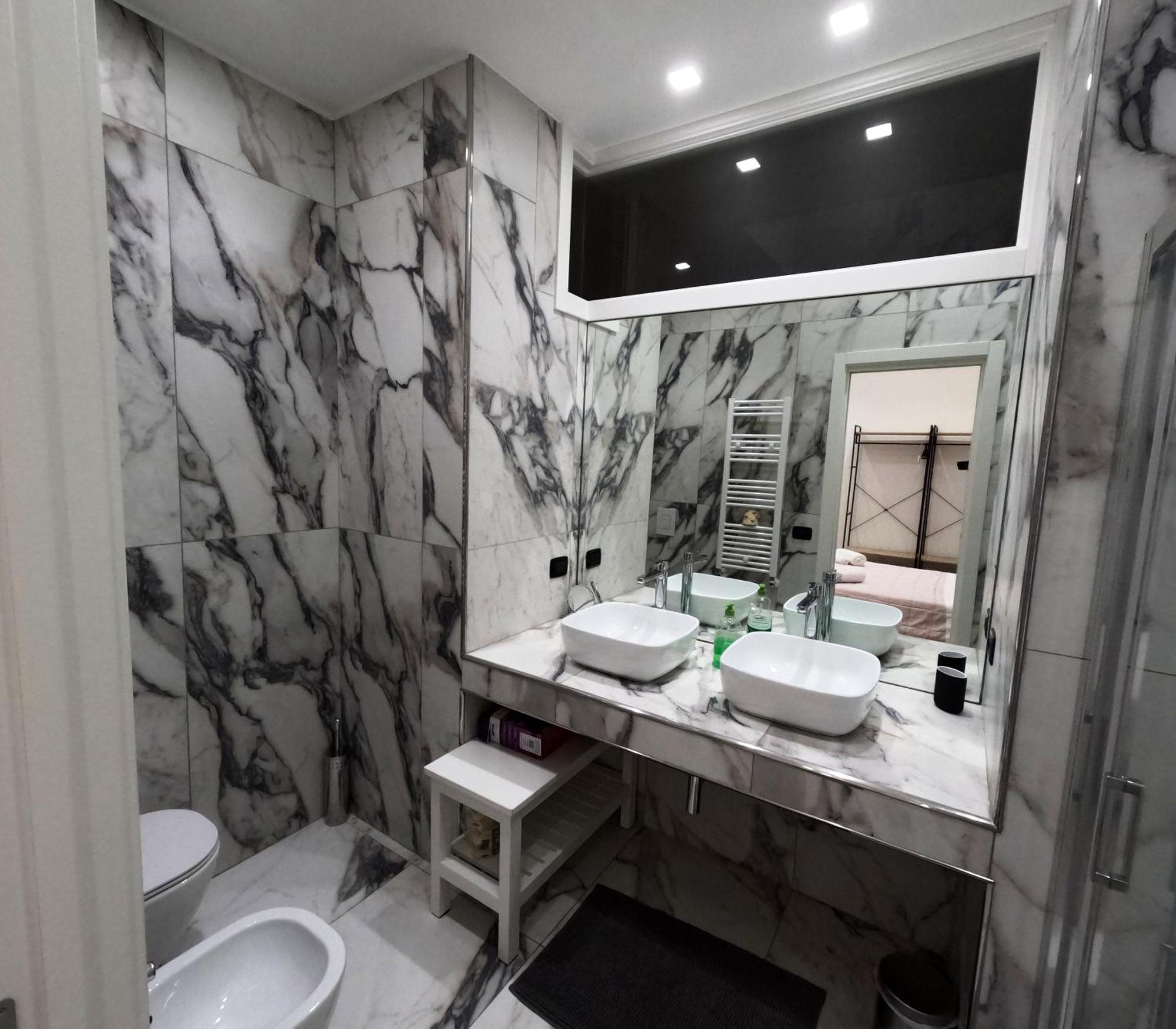New Rooms Center Бари Экстерьер фото