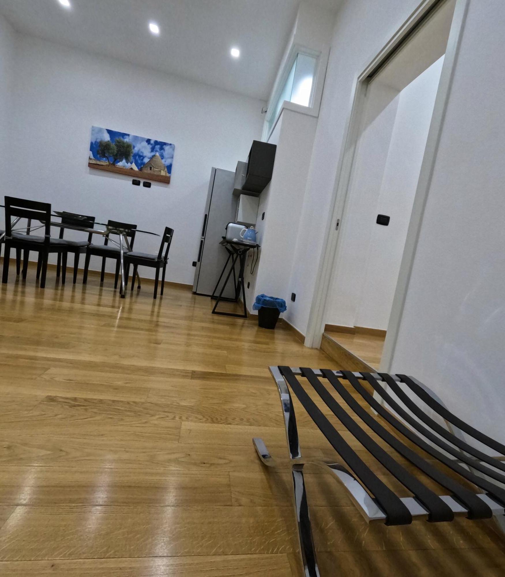 New Rooms Center Бари Экстерьер фото