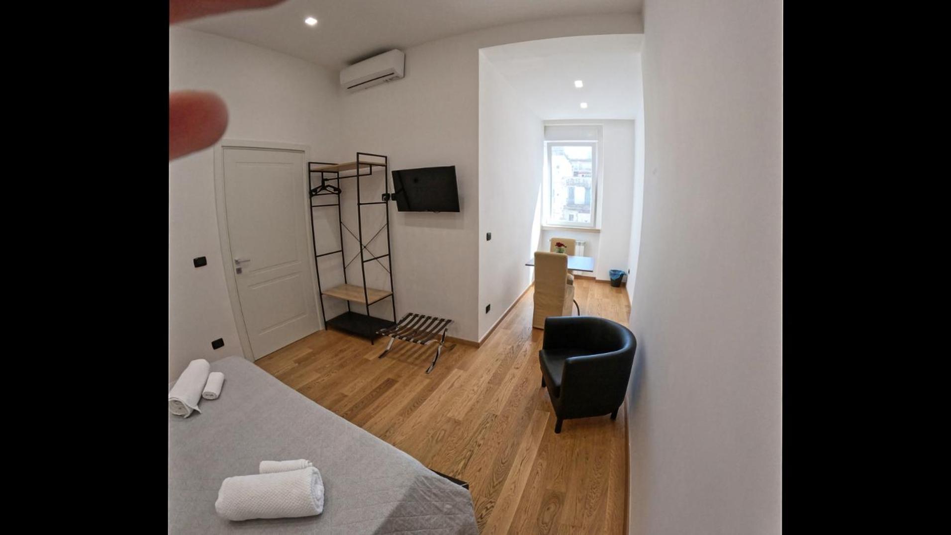 New Rooms Center Бари Экстерьер фото